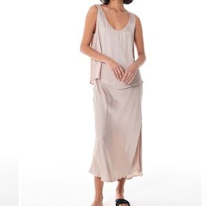 Young fabulous And Broke Elegant Satin Skirt Size S